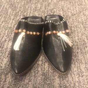 Super comfy!!! Leather Mules with tassels